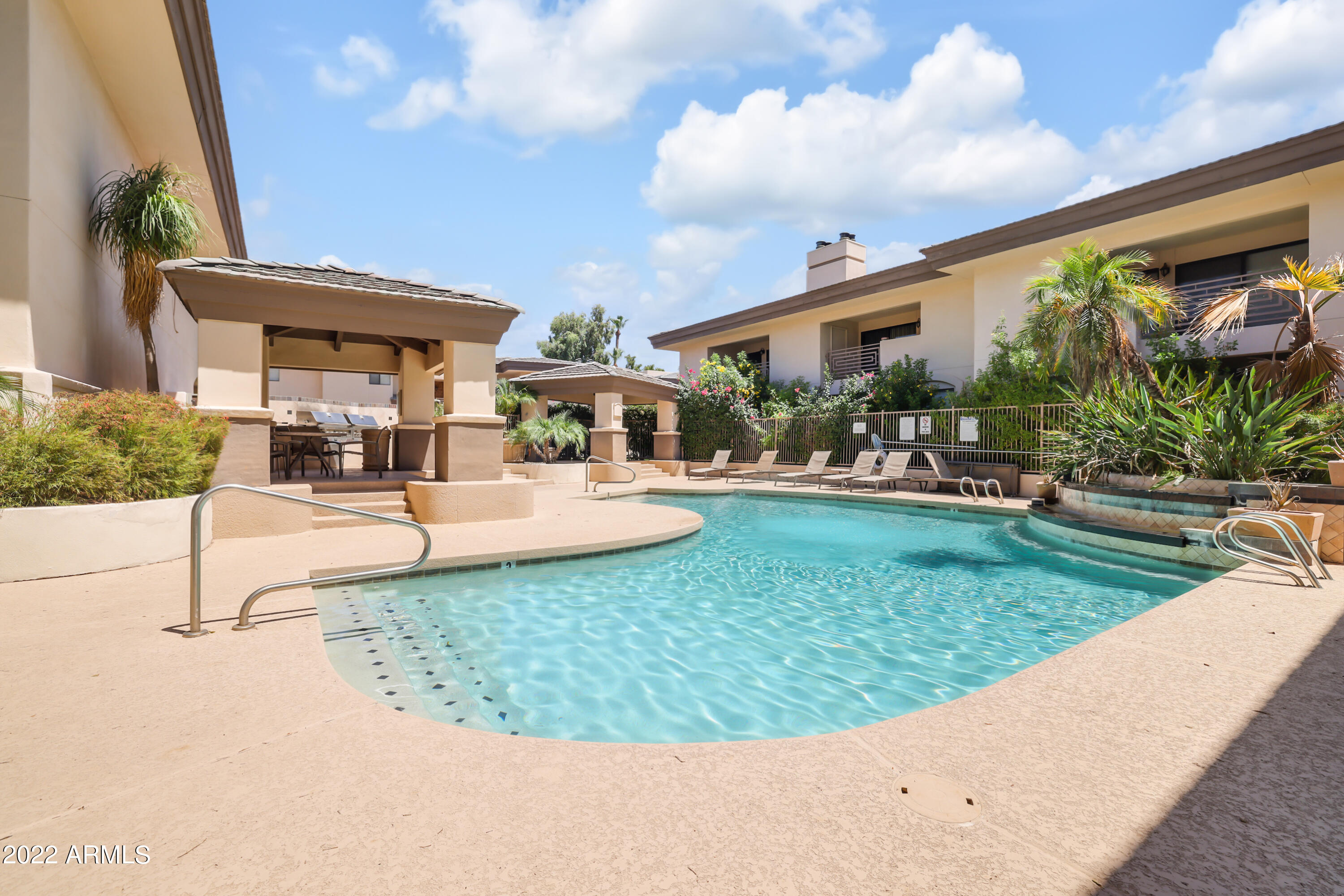 3235 East Camelback Road, Unit 205 Phoenix, AZ 85018 - Photo 15 of 18 0H0A7598