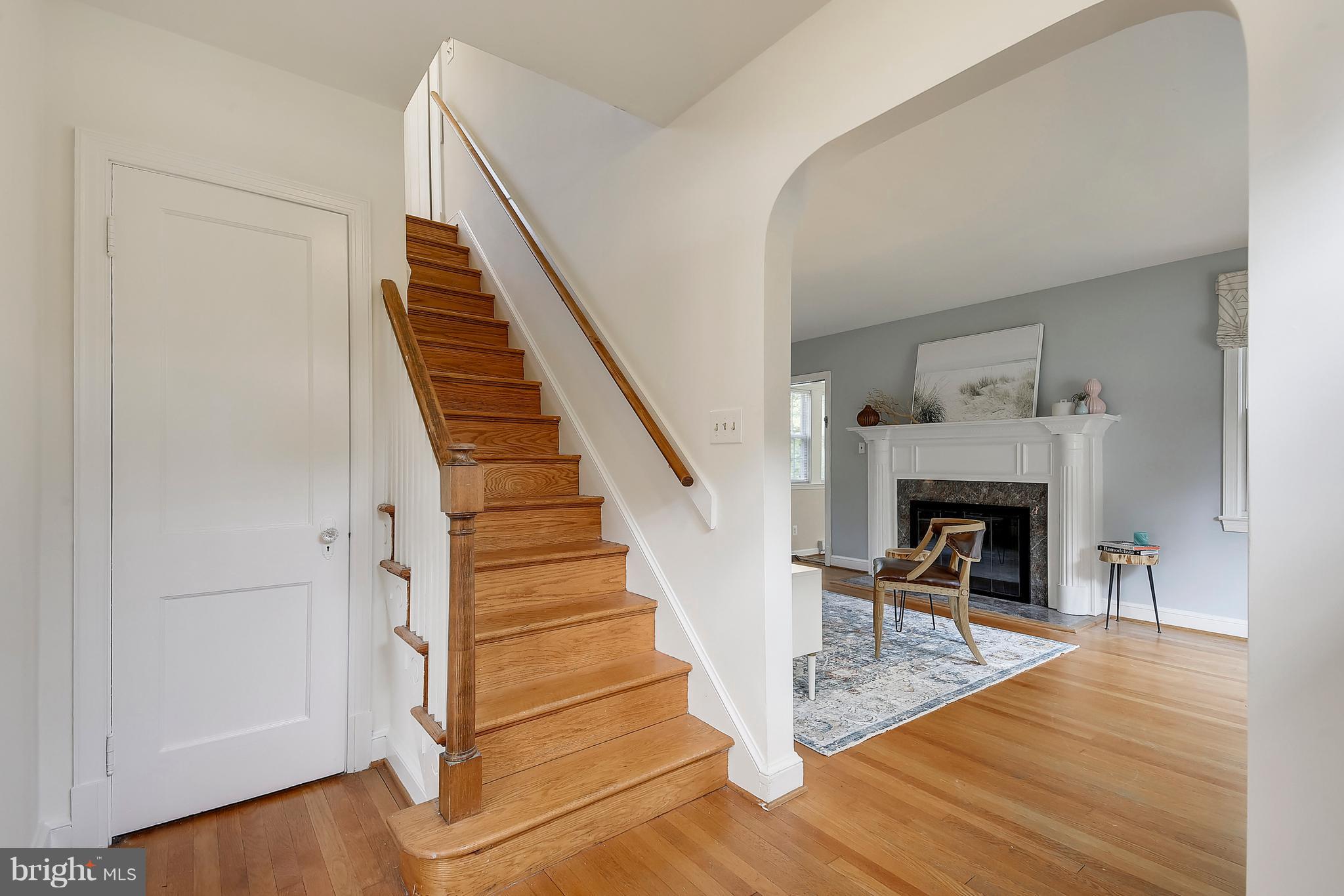 3 Franklin Avenue Silver Spring, MD 20901 - Photo 3 of 25 Foyer