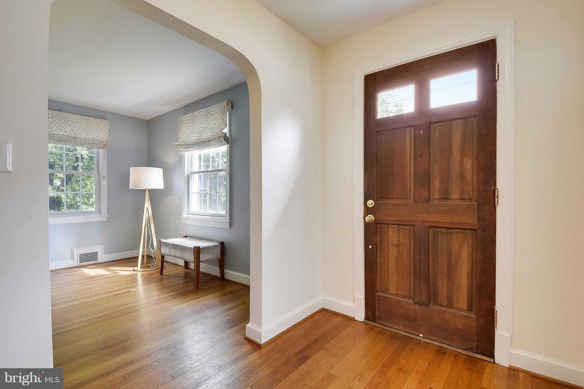 3 Franklin Avenue Silver Spring, MD 20901 - Photo 4 of 25 Foyer