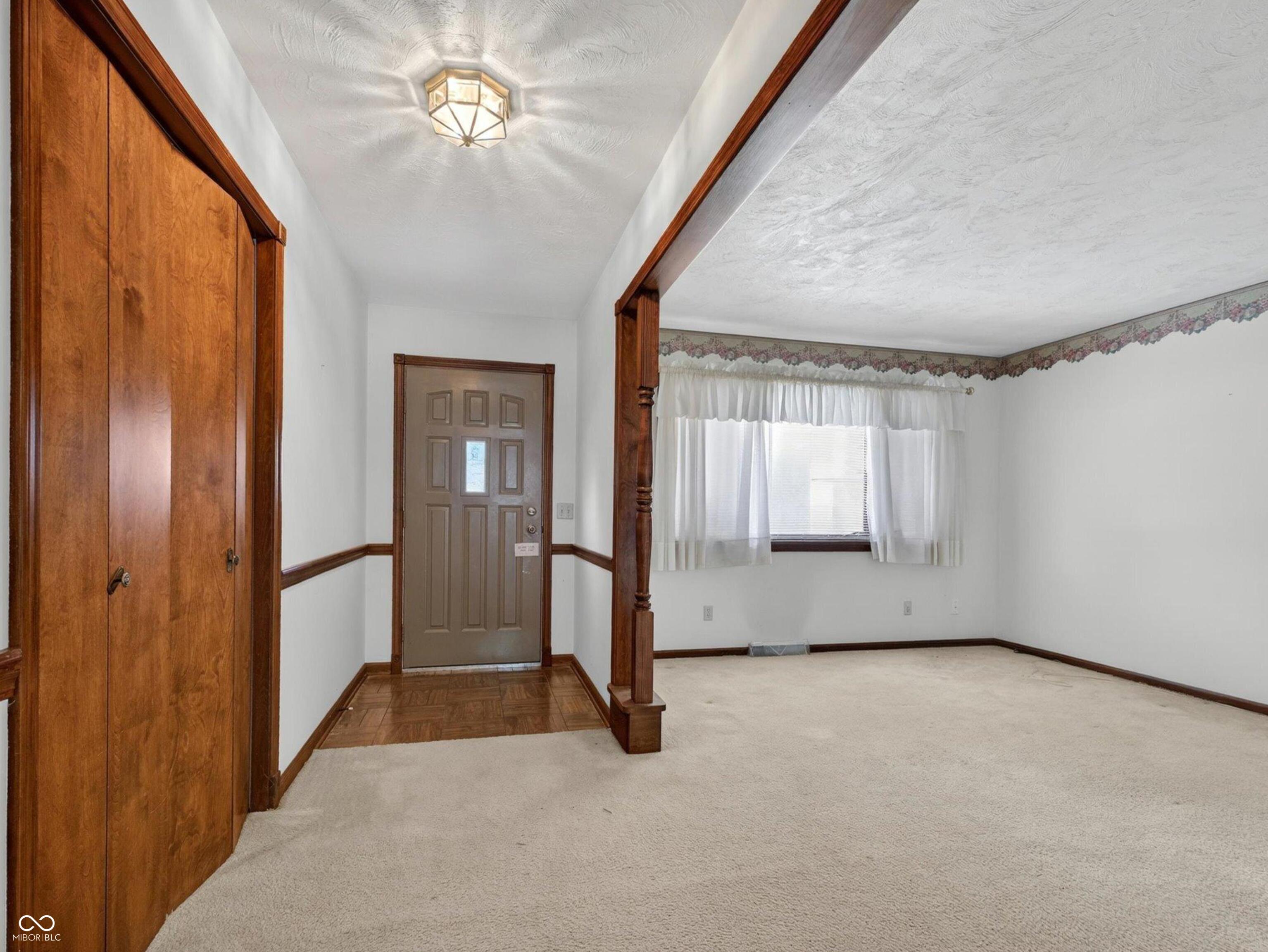 8782 Surrey Drive Pendleton, IN 46064 - Photo 5 of 34