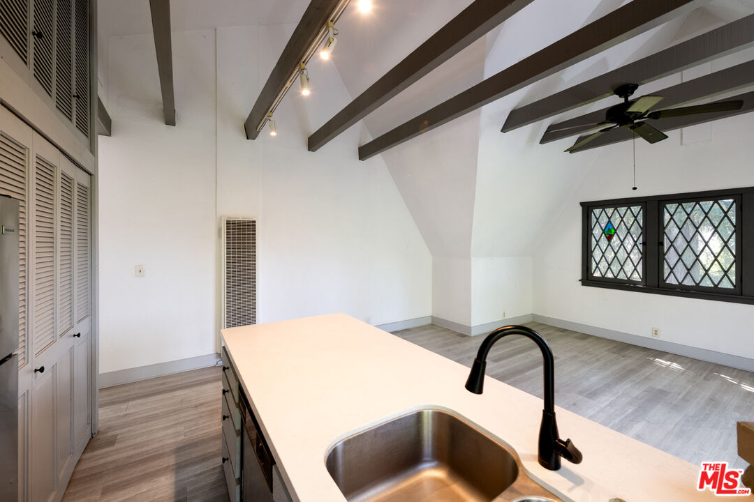 1954 Hillcrest Road, Unit 3 Los Angeles, CA 90068 - Photo 17 of 26