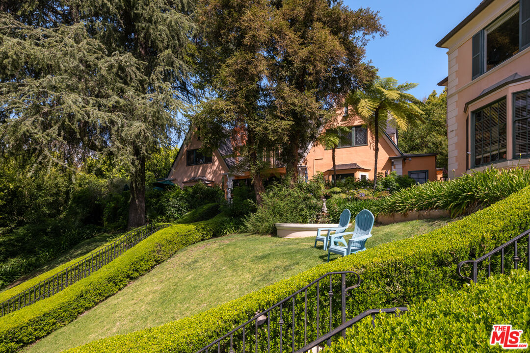 1954 Hillcrest Road, Unit 3 Los Angeles, CA 90068 - Photo 26 of 26 a garden view with a seating space
