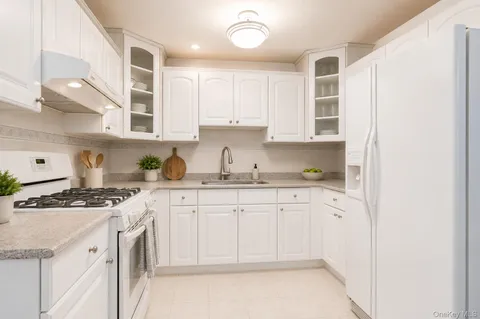 $1,050,000 | 3303 Palmer Avenue | Eastchester