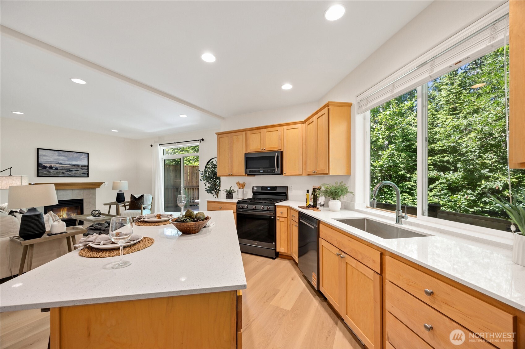 671 Vashon Place Northeast Renton, WA 98059 - Photo 8 of 34 Gallery Image 8