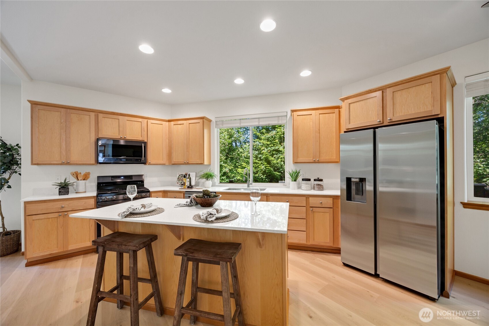 671 Vashon Place Northeast Renton, WA 98059 - Photo 9 of 34 Gallery Image 9