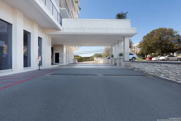$5,500 | 700 East Hildebrand Avenue, Unit 1301, San Antonio, TX 78212