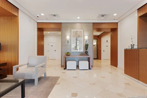 $5,500 | 700 East Hildebrand Avenue, Unit 1301, San Antonio, TX 78212