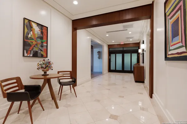 $5,500 | 700 East Hildebrand Avenue, Unit 1301, San Antonio, TX 78212