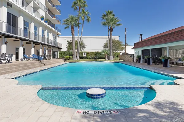 $5,500 | 700 East Hildebrand Avenue, Unit 1301, San Antonio, TX 78212