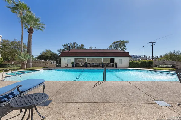 $5,500 | 700 East Hildebrand Avenue, Unit 1301, San Antonio, TX 78212