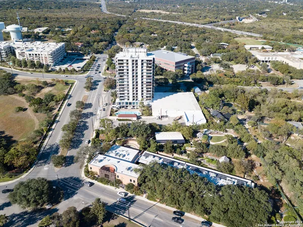 $5,500 | 700 East Hildebrand Avenue, Unit 1301, San Antonio, TX 78212