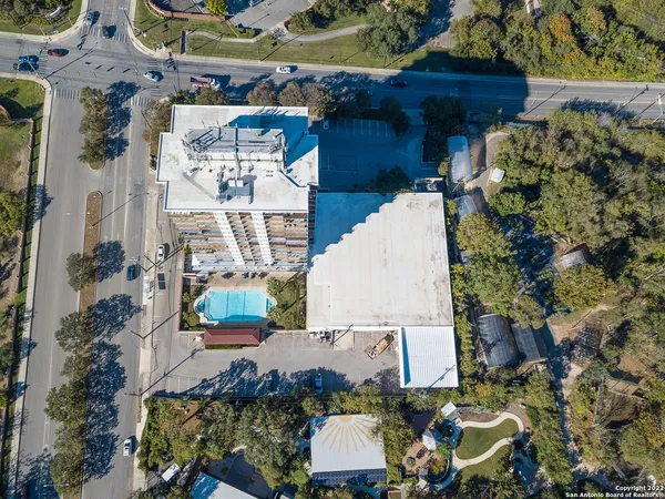 $5,500 | 700 East Hildebrand Avenue, Unit 1301, San Antonio, TX 78212