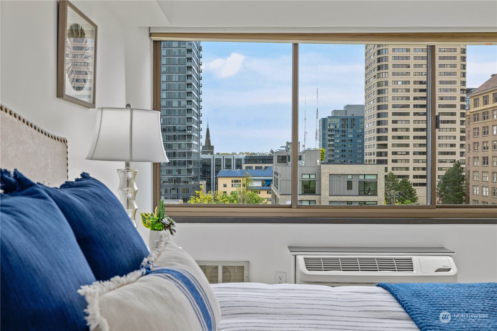 1120 Spring Street, Unit 903 Seattle, WA 98104 - Photo 9 of 21 Gallery Image 9
