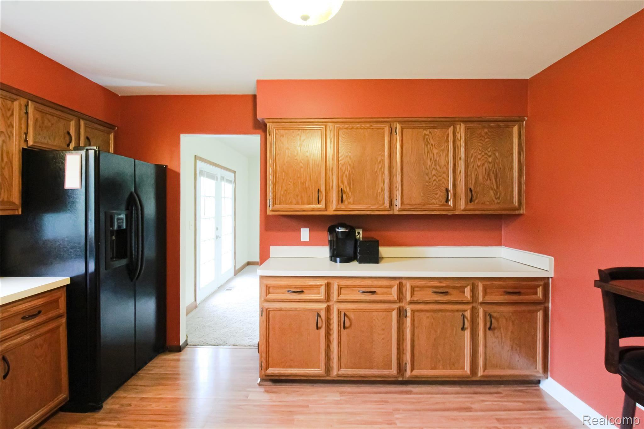 734 Kentucky Drive Rochester, MI 48307 - Photo 20 of 55 FA2DDC46-1D5E-4A0D-9B42-F6592C92B624.jpeg