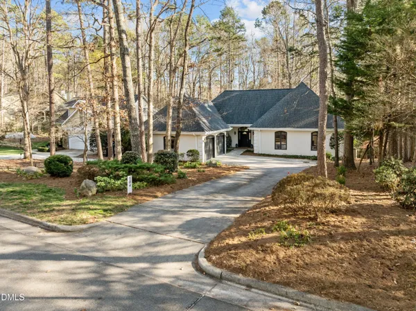 $915,000 | 104 Hampshire Place, Chapel Hill, NC 27516