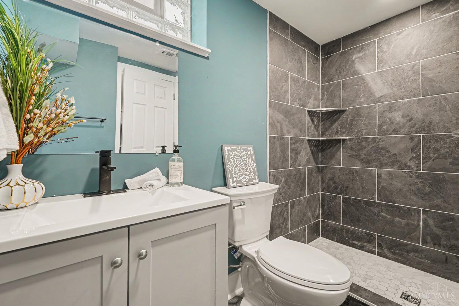 4745 Guerley Road Cincinnati, OH 45238 - Photo 21 of 29