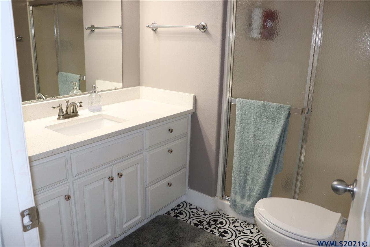 256 Independence Way Independence, OR 97351 - Photo 12 of 20 Gallery Image 12