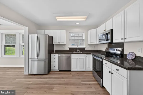 $440,000 | 12 Yarrow Place, Mount Laurel, NJ 08054