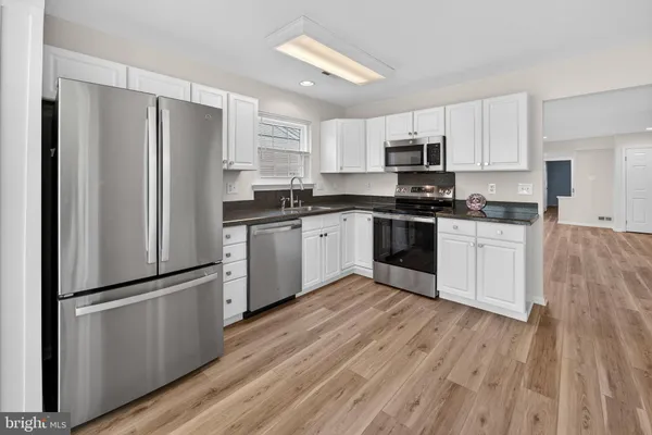 $440,000 | 12 Yarrow Place, Mount Laurel, NJ 08054