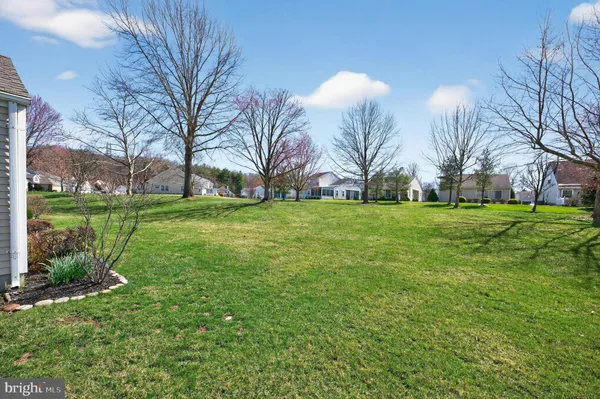 $440,000 | 12 Yarrow Place, Mount Laurel, NJ 08054