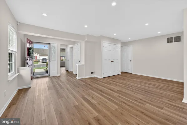 $440,000 | 12 Yarrow Place, Mount Laurel, NJ 08054