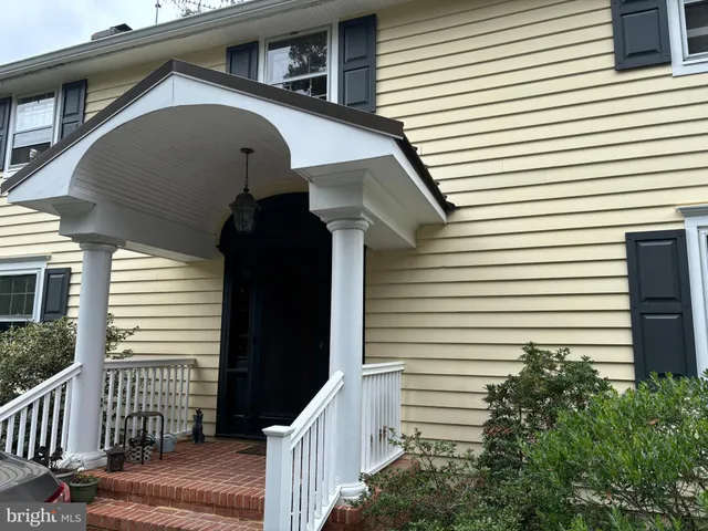 a view of a house with a small space