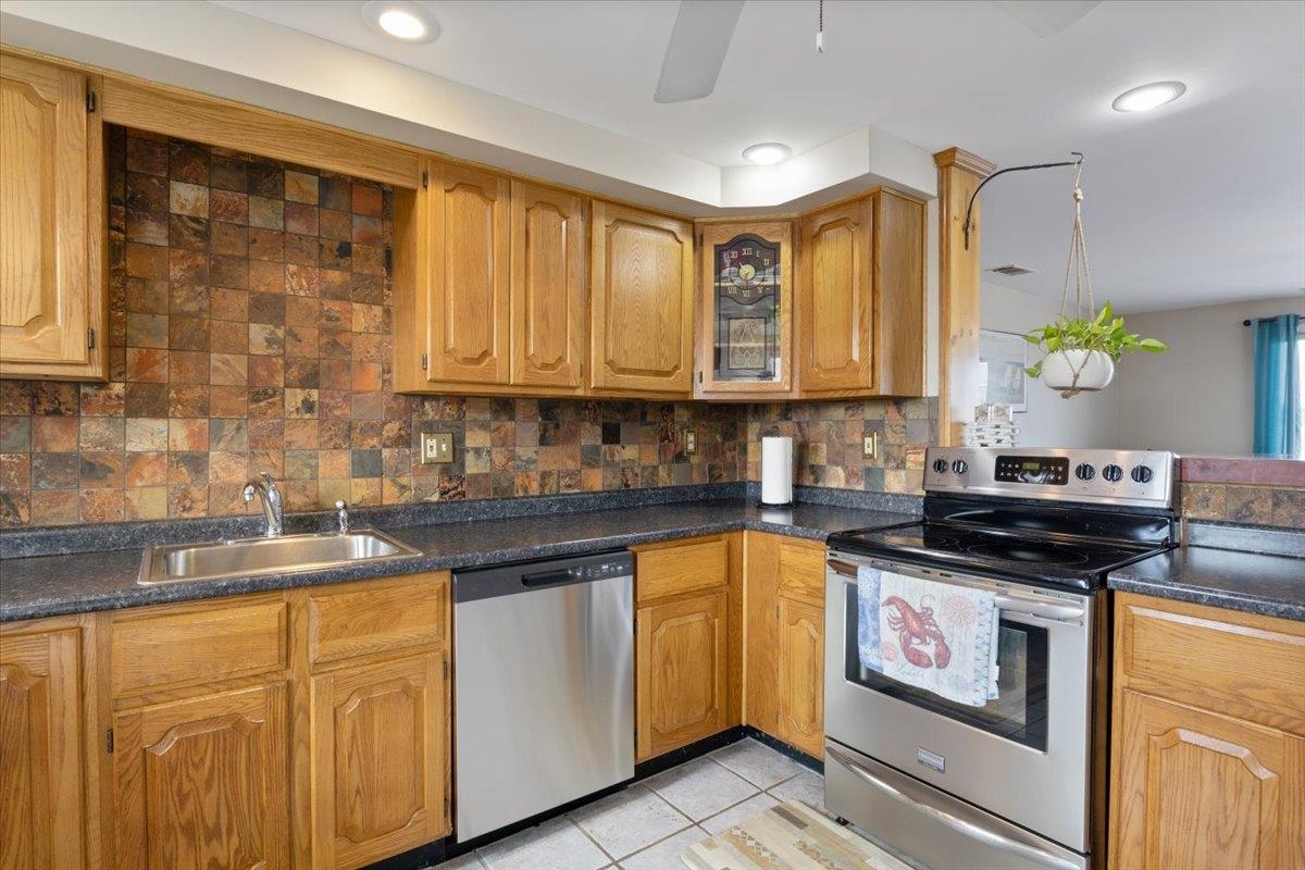 571 Winnacunnet Road, Unit 6 Hampton, NH 03842 - Photo 27 of 30 Gallery Image 27