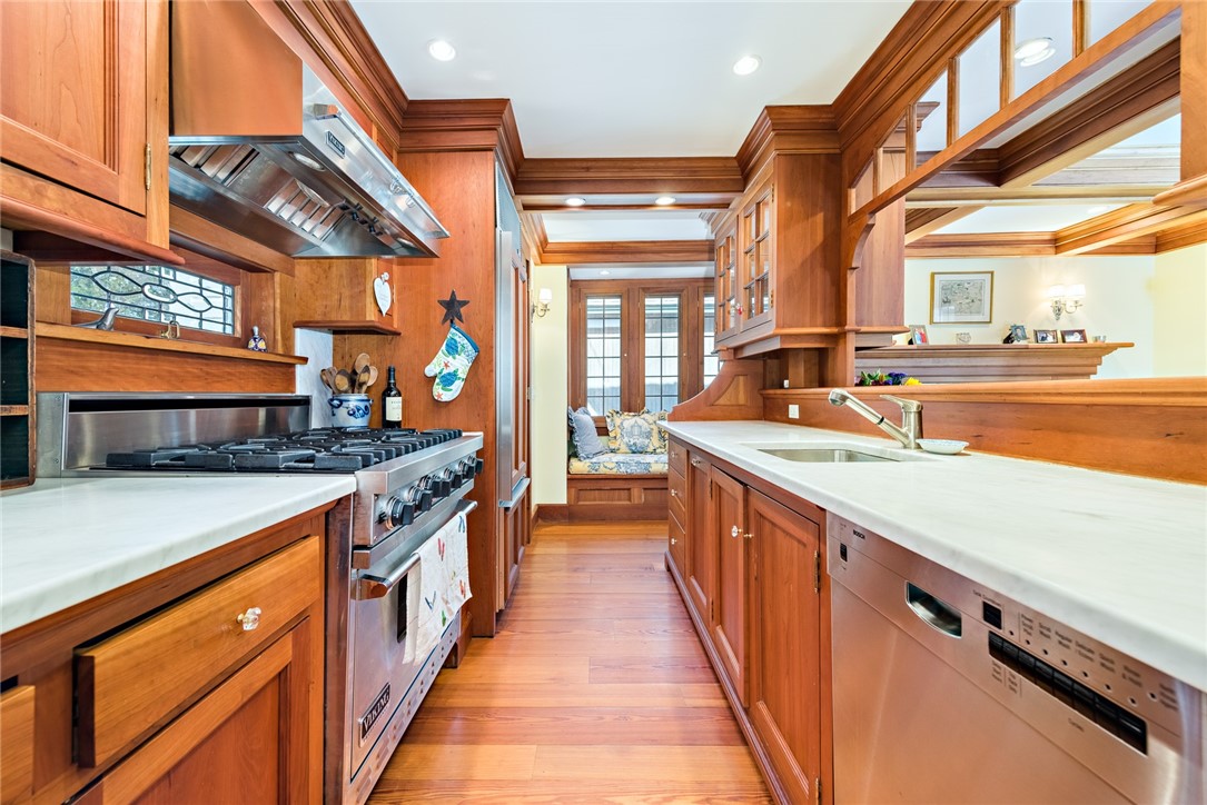 17 East Hills Road Westerly, RI 02891 - Photo 9 of 41