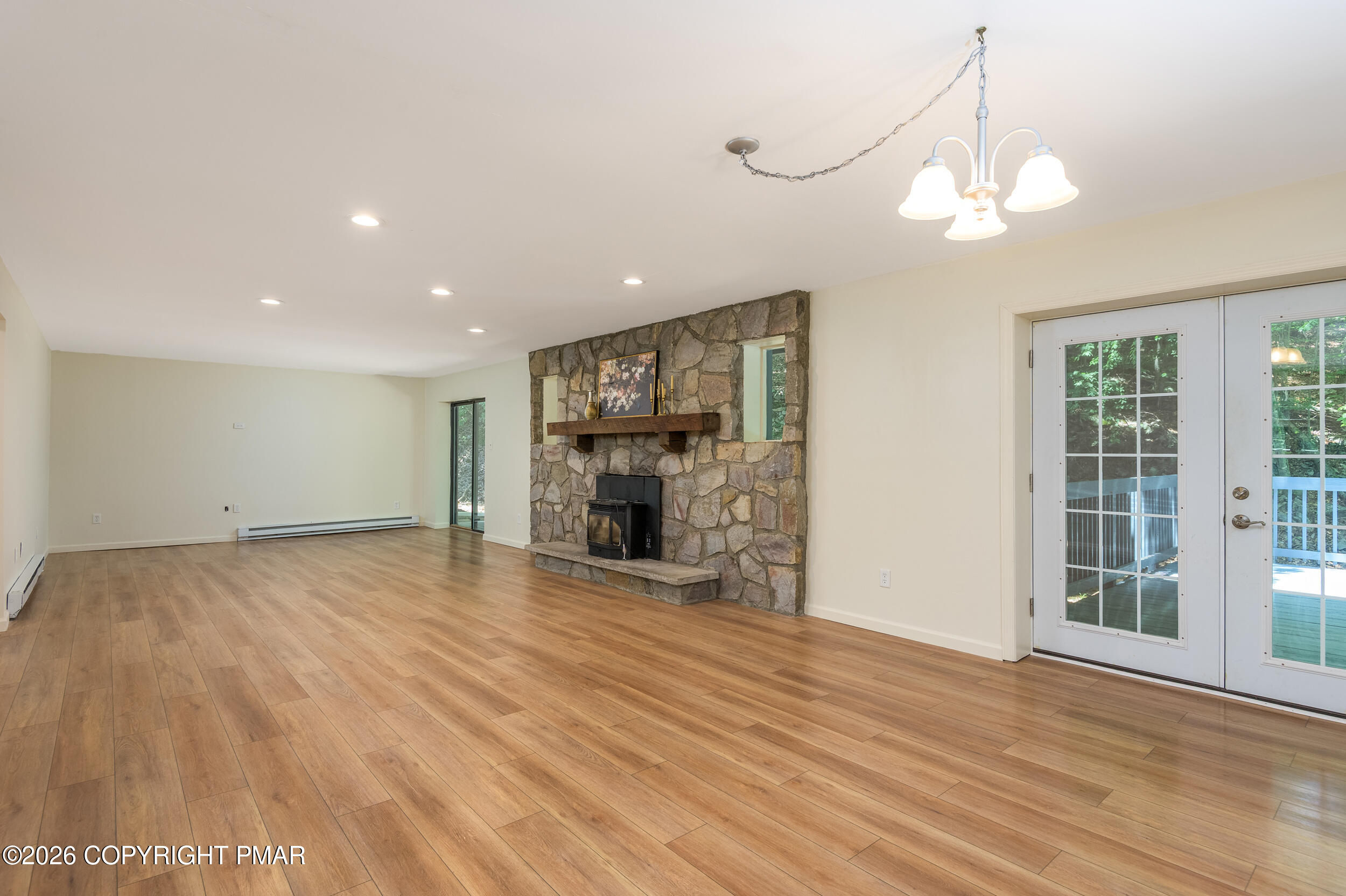 5966 Decker Road Bushkill, PA 18324 - Photo 22 of 38 Living Room