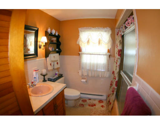 17 George Street Webster, MA 01570 - Photo 8 of 24 Gallery Image 8