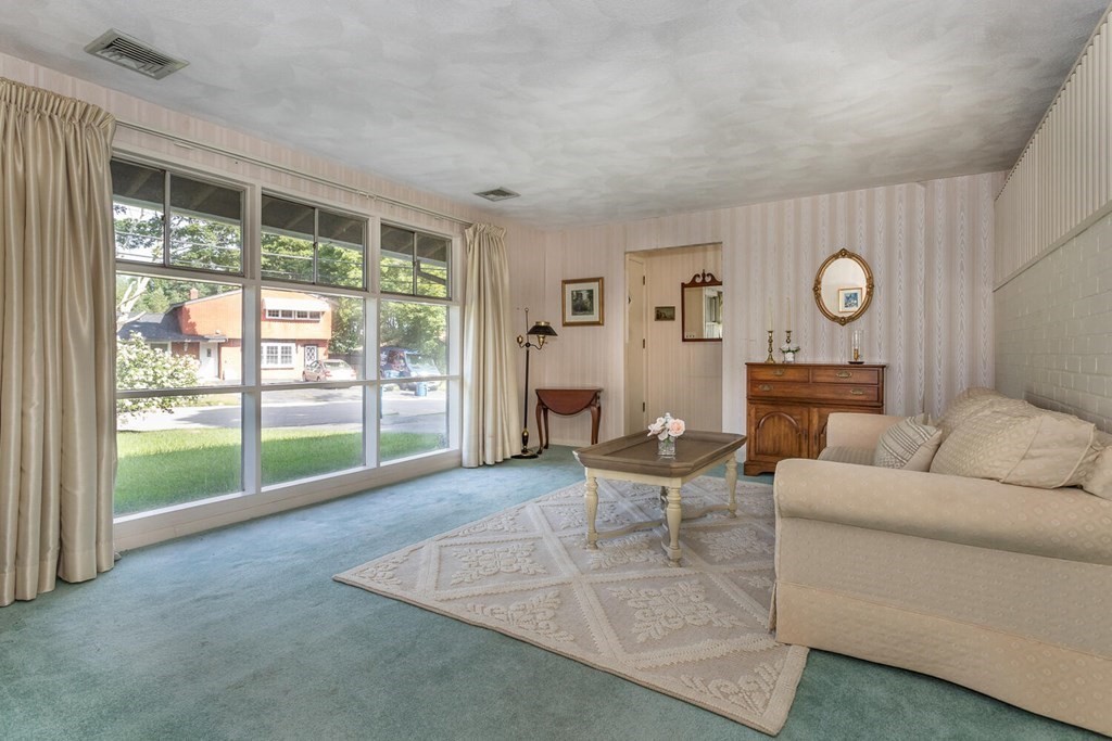 20 Ridgehill Road Canton, MA 02021 - Photo 2 of 16 Gallery Image 2