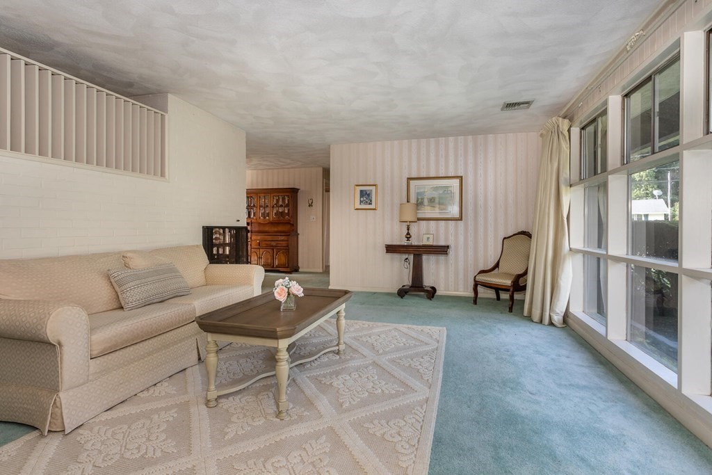 20 Ridgehill Road Canton, MA 02021 - Photo 3 of 16 Gallery Image 3