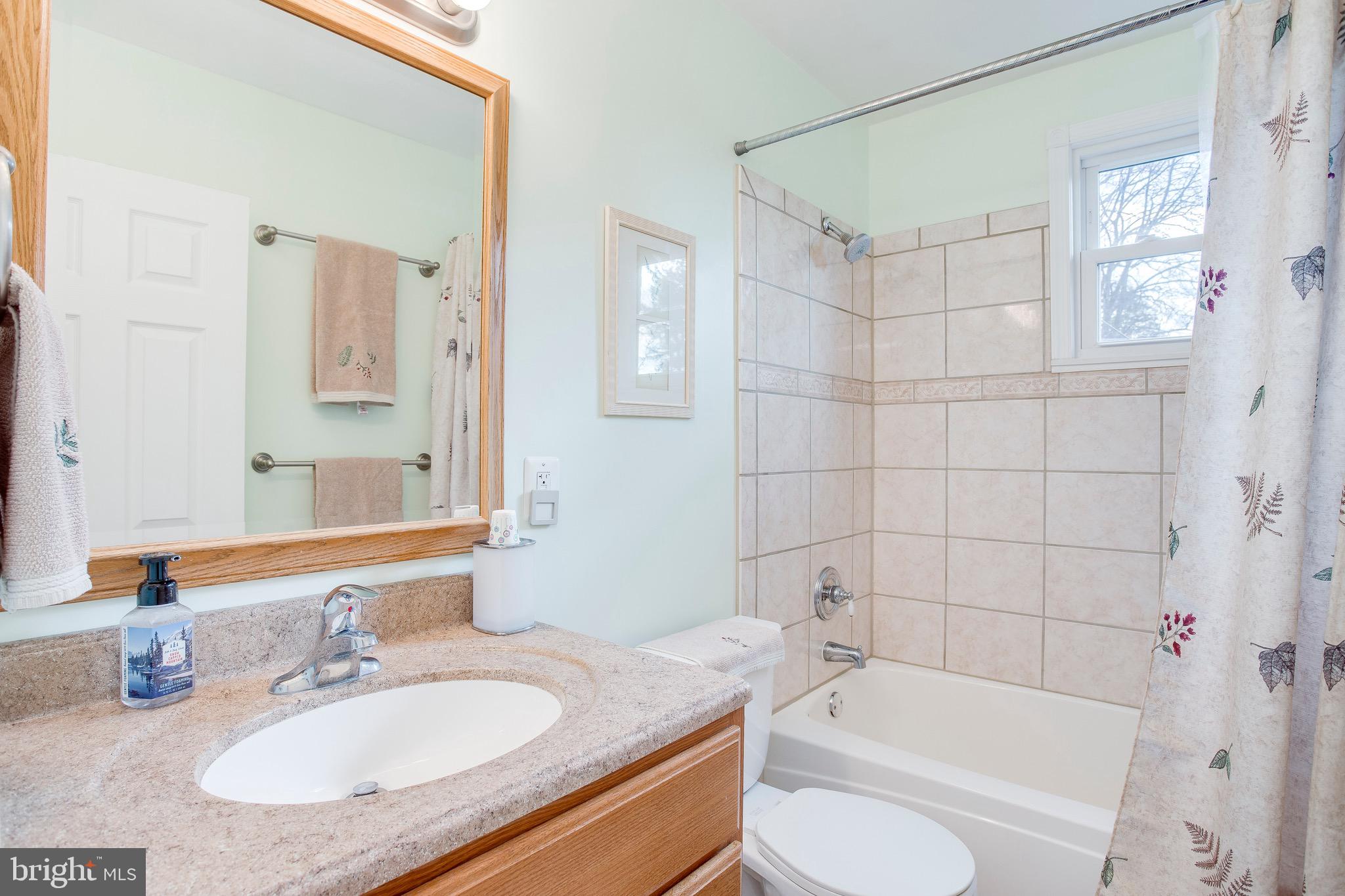 1913 Rollingwood Road Baltimore, MD 21228 - Photo 27 of 33 Updated hall/guest bath