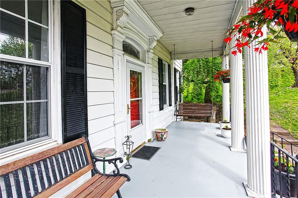 310 Hoffman Road Pittsburgh, PA 15212 - Photo 3 of 24 Gallery Image 3