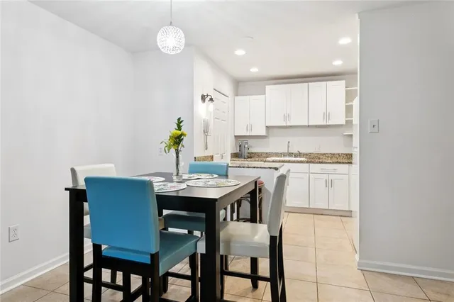 $1,200 | 812 Martin Behrman Avenue, Unit G, Metairie, LA 70005