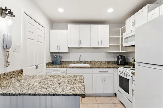 $1,200 | 812 Martin Behrman Avenue, Unit G, Metairie, LA 70005