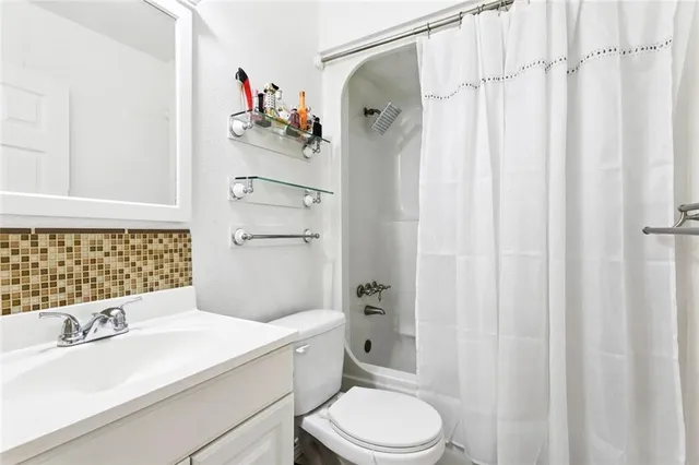 $1,200 | 812 Martin Behrman Avenue, Unit G, Metairie, LA 70005