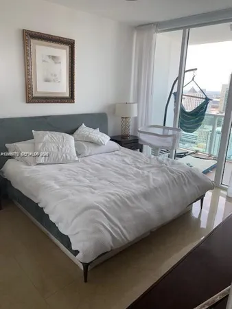 $4,950 | 31 Southeast 5th Street, Unit 3512, Miami, FL 33131