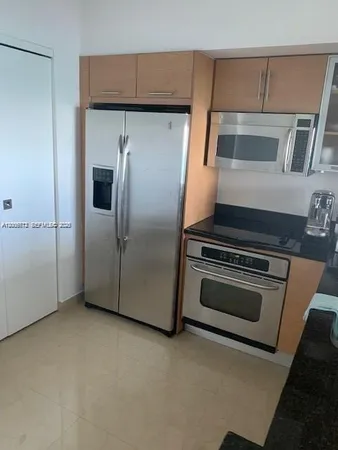 $4,950 | 31 Southeast 5th Street, Unit 3512, Miami, FL 33131