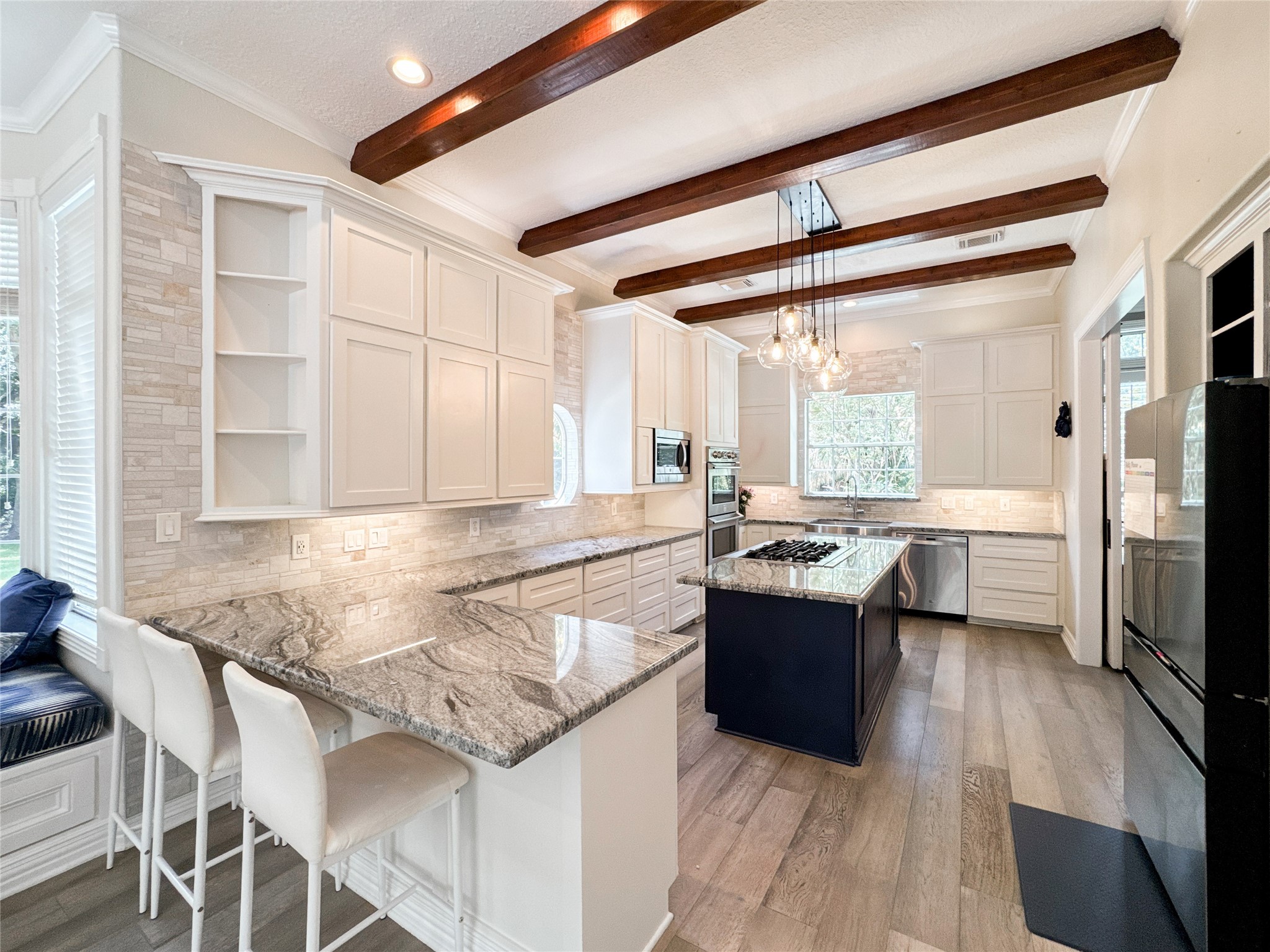 1810 Woerner Road Houston, TX 77090 - Photo 12 of 39 Kitchen opens to Family Room