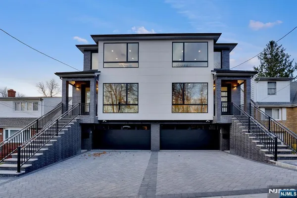 $1,300,000 | 529 5th Street, Unit B, Palisades Park, NJ 07650
