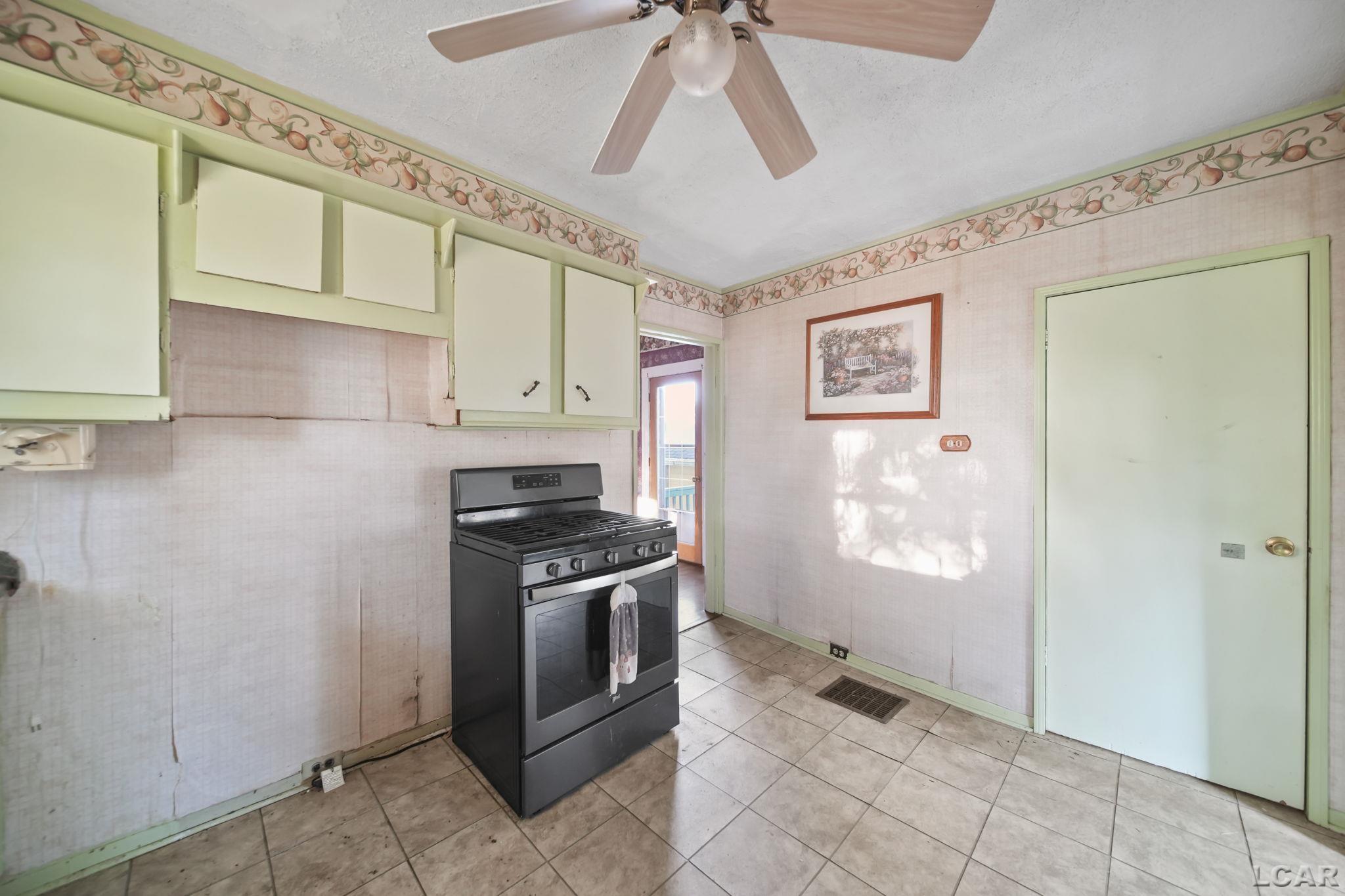9010 Highway 127 Addison, MI 49220 - Photo 12 of 41 Gallery Image 12