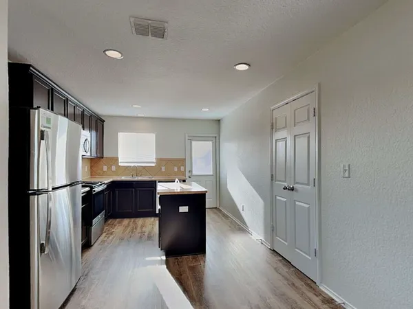 $2,215 | 27305 Paraiso Manor, Boerne, TX 78015