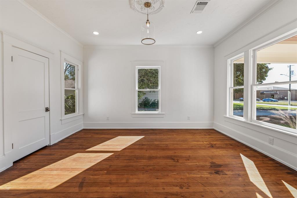 915 Cherry Street Graham, TX 76450 - Photo 12 of 40