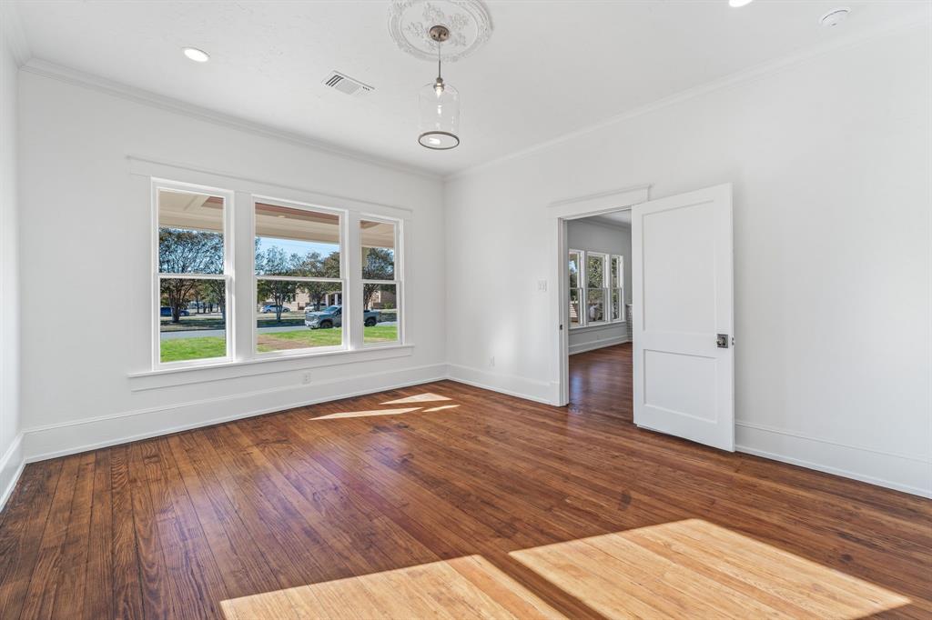 915 Cherry Street Graham, TX 76450 - Photo 14 of 40