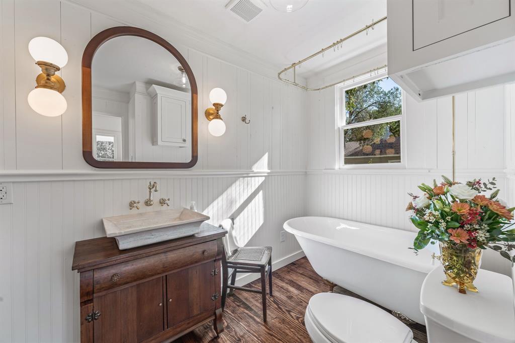 915 Cherry Street Graham, TX 76450 - Photo 15 of 40