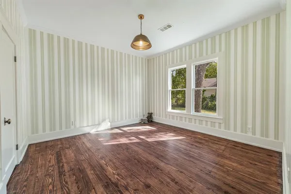 $425,000 | 915 Cherry Street, Graham, TX 76450