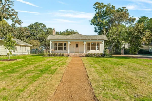 $425,000 | 915 Cherry Street, Graham, TX 76450