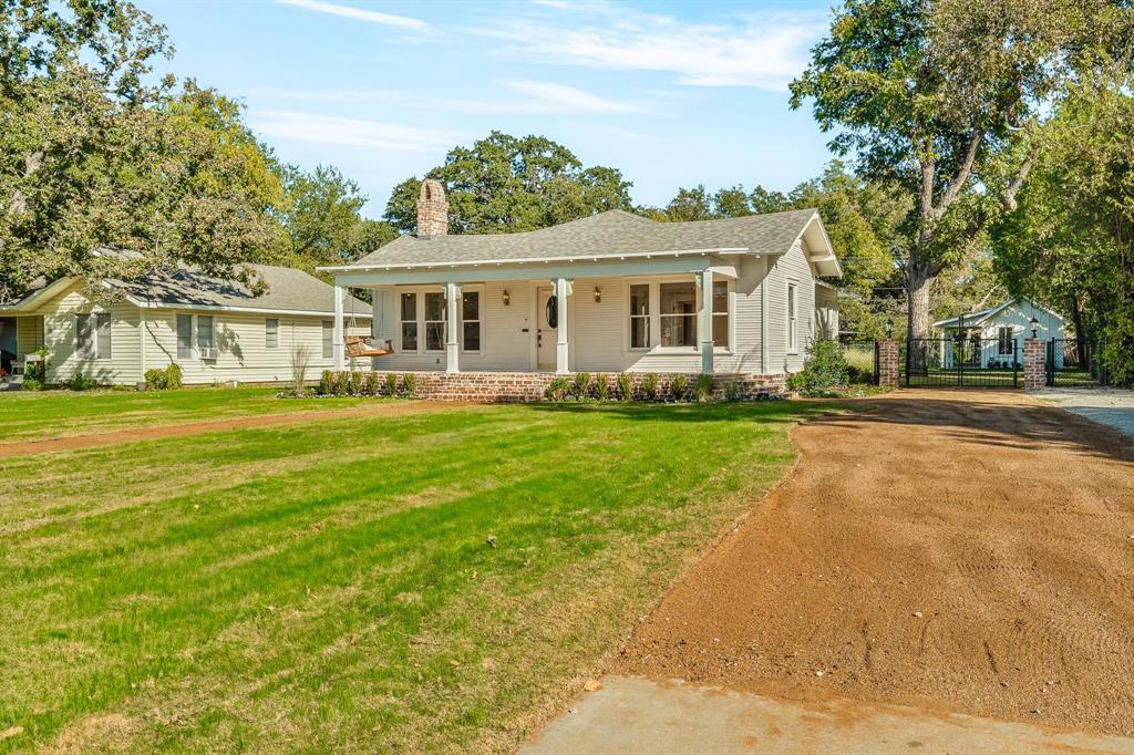 915 Cherry Street Graham, TX 76450 - Photo 5 of 40