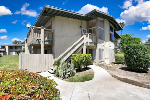 $315,000 | 1800 East Old Ranch Road, Unit 162, Colton, CA 92324